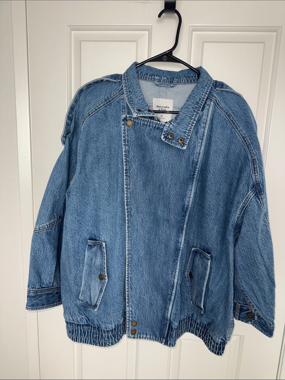 Abercrombie & Fitch relaxed, denim bomber jacket - Picture 7 of 10